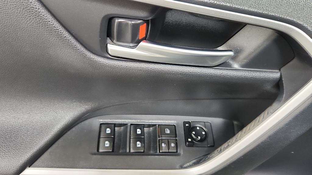 Thumbnail: 2019 Toyota RAV4 - 26