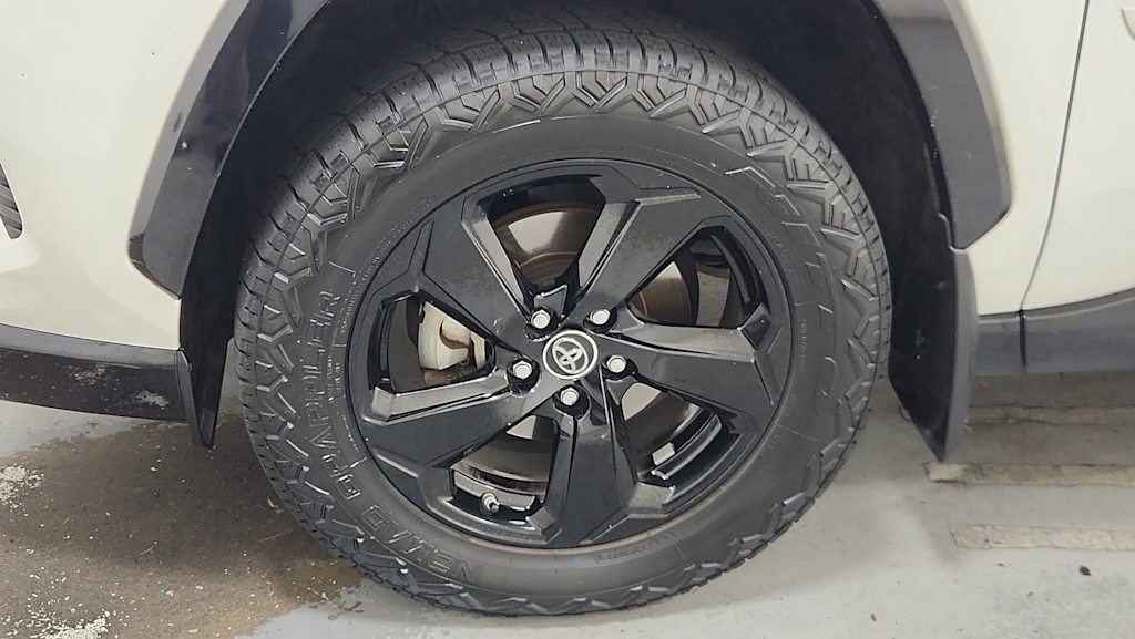 Thumbnail: 2019 Toyota RAV4 - 6