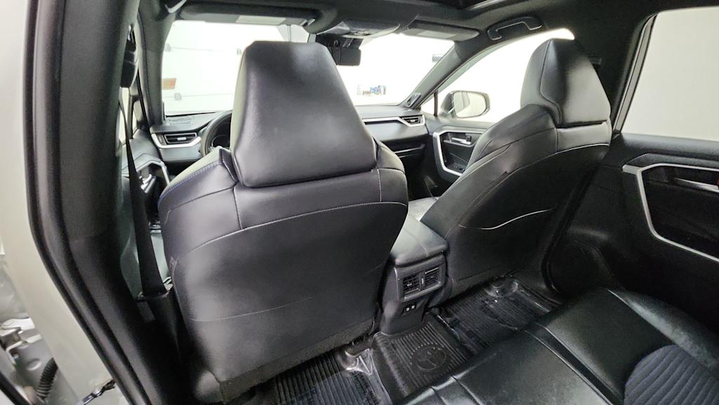 Thumbnail: 2019 Toyota RAV4 - 10