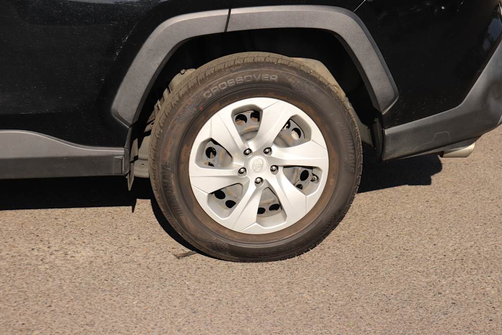 Thumbnail: 2019 Toyota RAV4 - 7