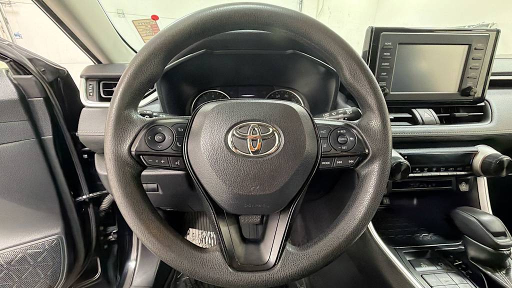 Thumbnail: 2019 Toyota RAV4 - 9
