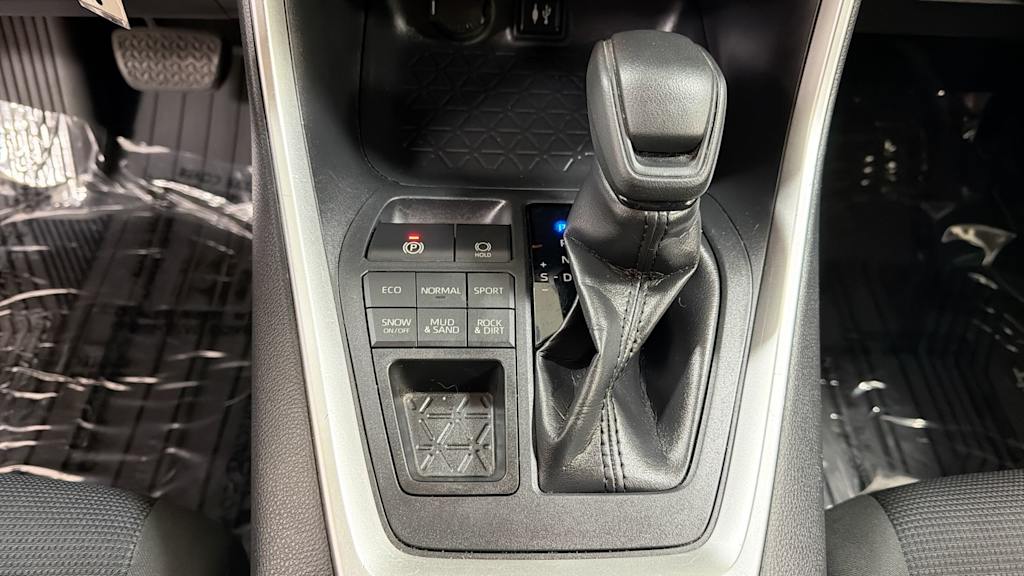 Thumbnail: 2019 Toyota RAV4 - 15