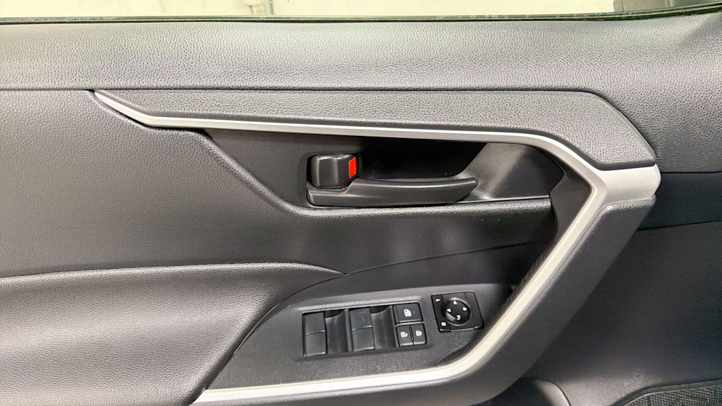 Thumbnail: 2019 Toyota RAV4 - 26