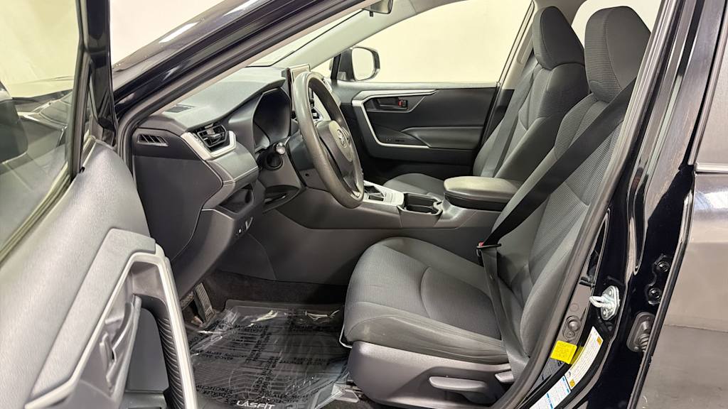 Thumbnail: 2019 Toyota RAV4 - 10