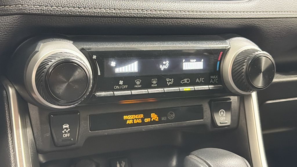 Thumbnail: 2019 Toyota RAV4 - 28