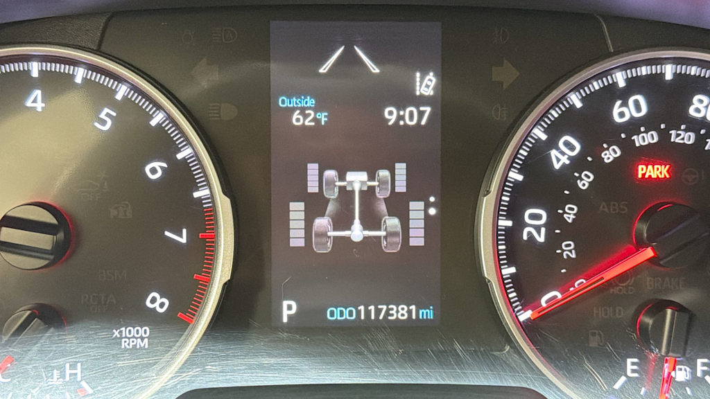 Thumbnail: 2019 Toyota RAV4 - 16