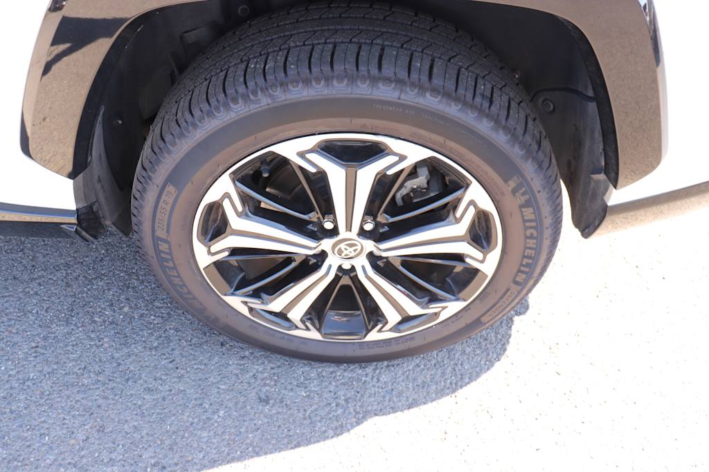 Thumbnail: 2021 Toyota RAV4 - 6