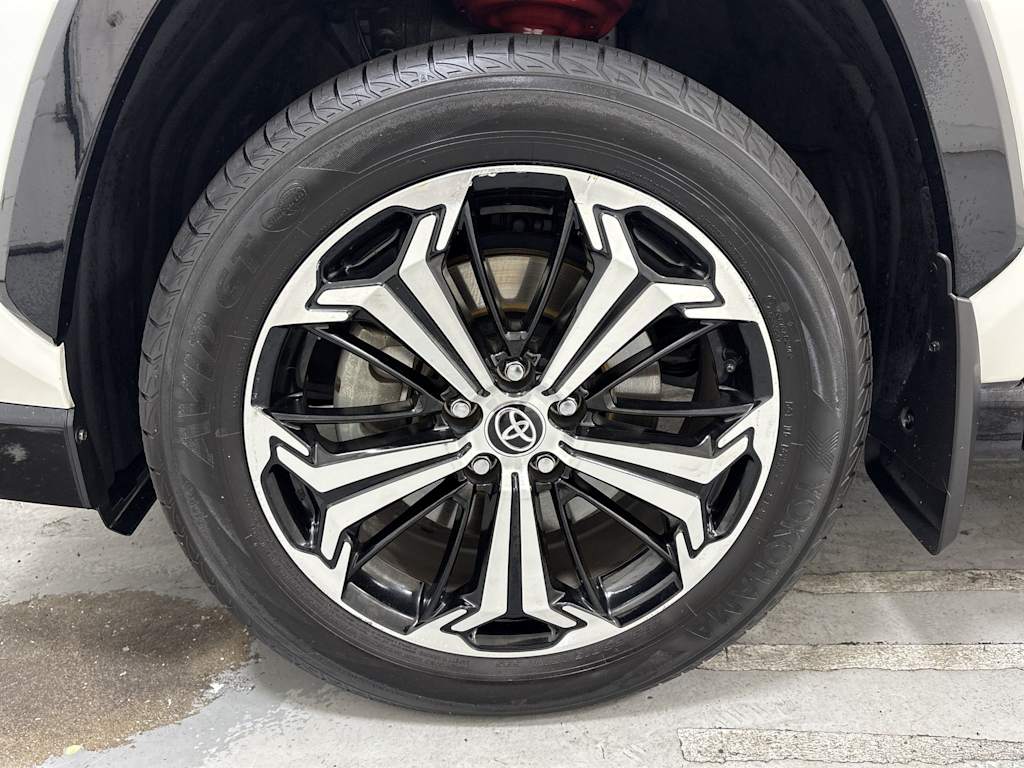 Thumbnail: 2021 Toyota RAV4 - 7