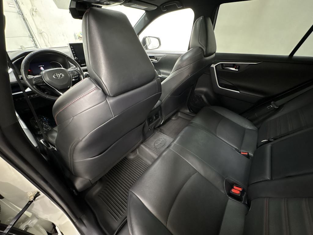 Thumbnail: 2021 Toyota RAV4 - 32