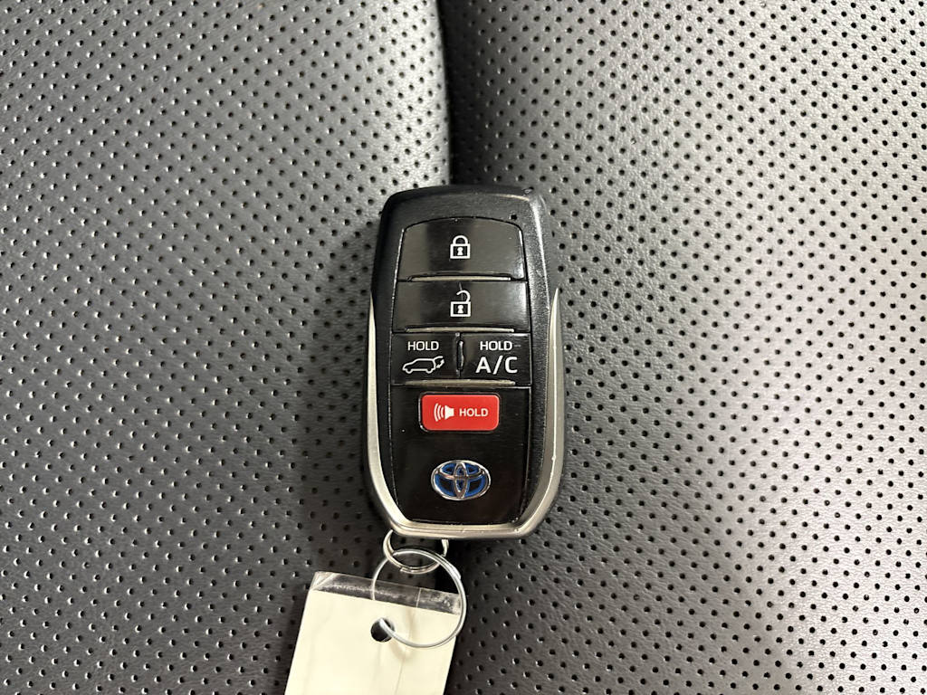 Thumbnail: 2021 Toyota RAV4 - 18