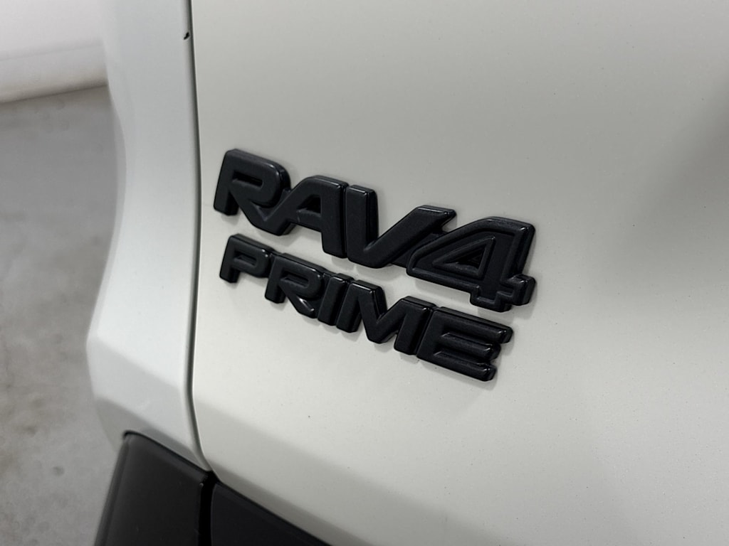 Thumbnail: 2021 Toyota RAV4 - 6