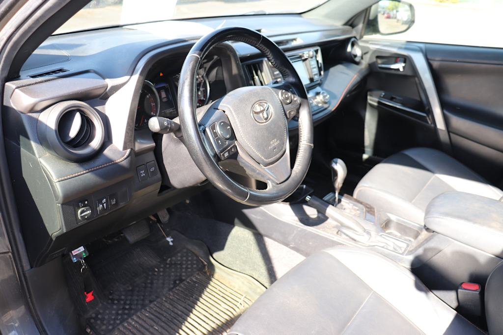 Thumbnail: 2018 Toyota RAV4 - 2