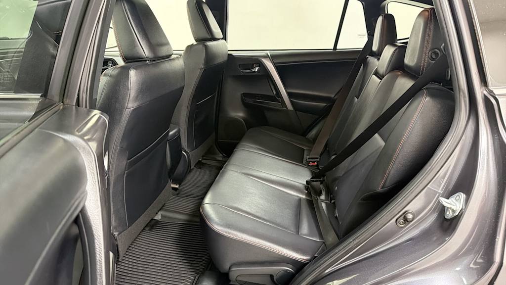Thumbnail: 2018 Toyota RAV4 - 12