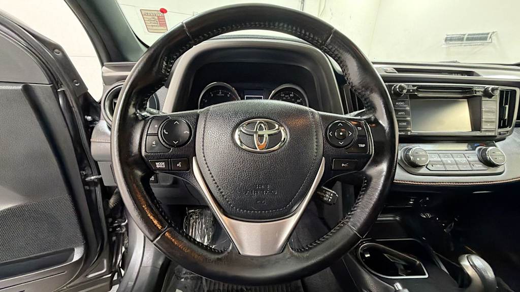 Thumbnail: 2018 Toyota RAV4 - 9