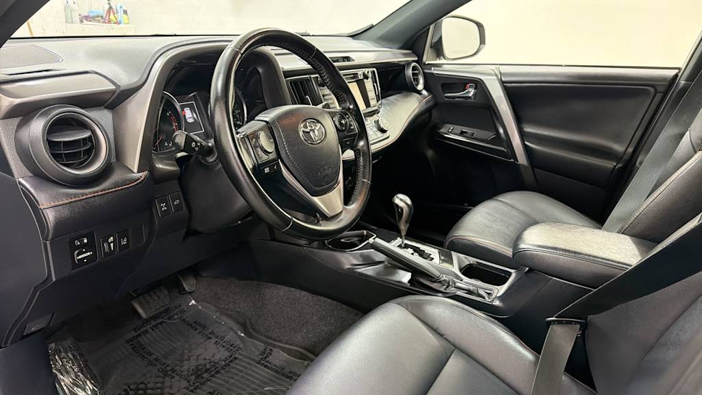 Thumbnail: 2018 Toyota RAV4 - 2