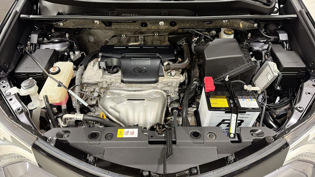 Thumbnail: 2018 Toyota RAV4 - 8