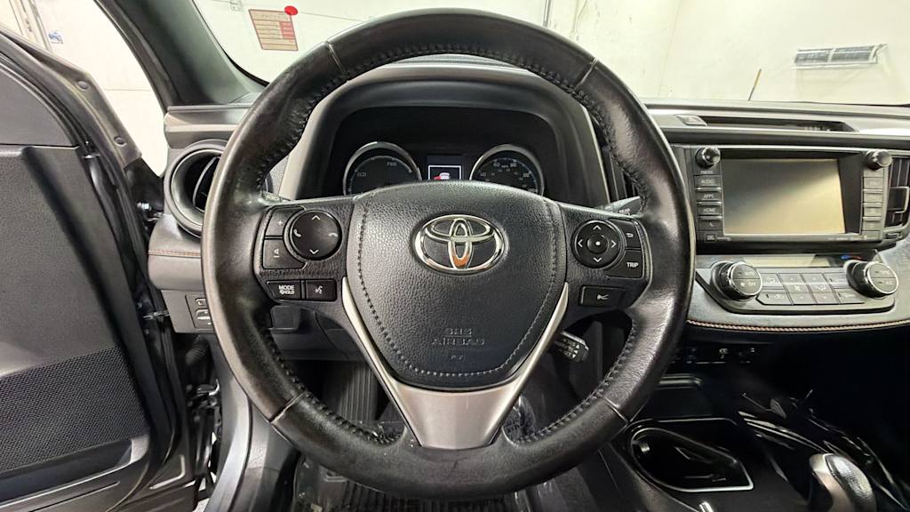 Thumbnail: 2017 Toyota RAV4 - 9