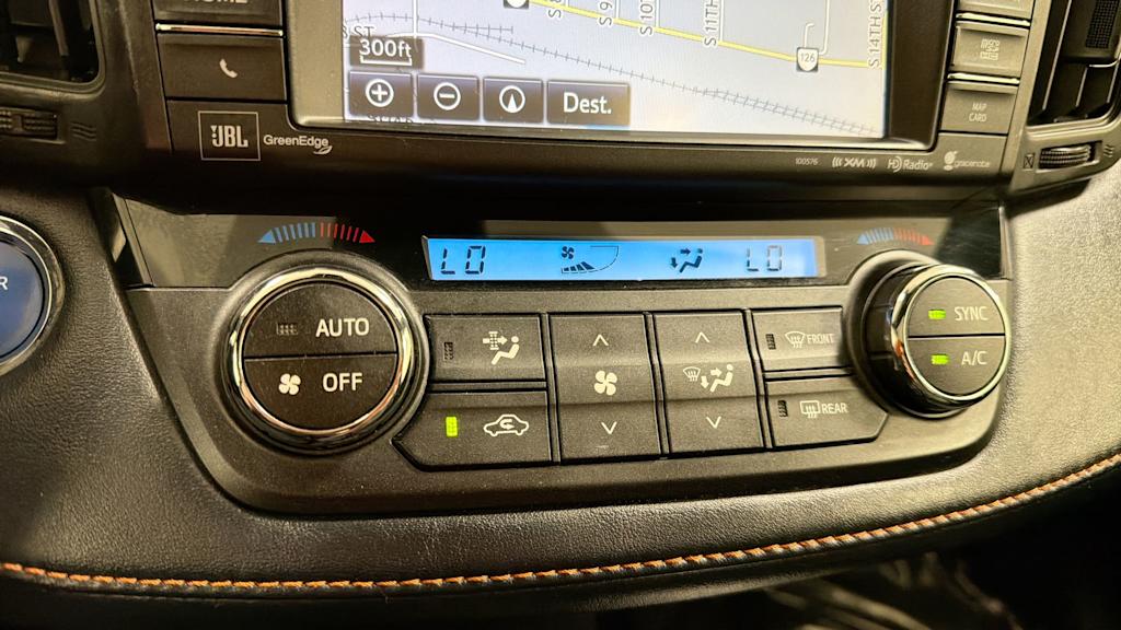 Thumbnail: 2017 Toyota RAV4 - 29