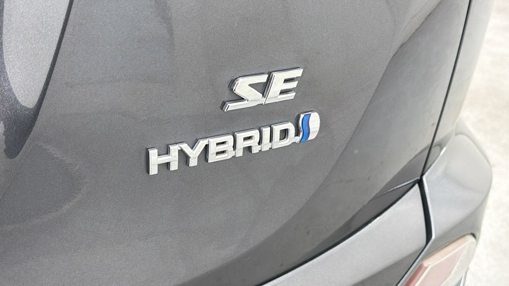 Thumbnail: 2017 Toyota RAV4 - 6