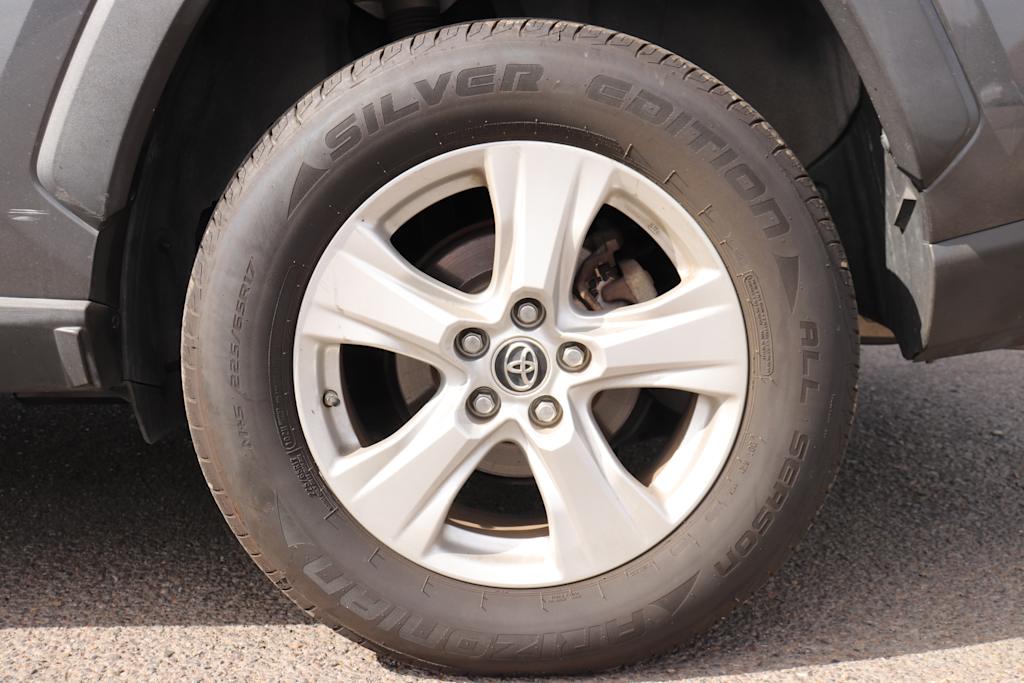 Thumbnail: 2019 Toyota RAV4 - 6