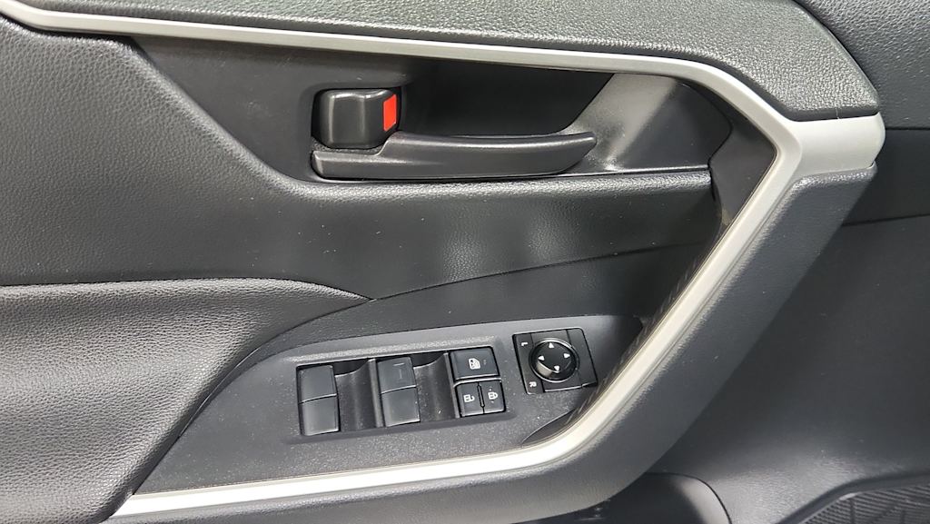 Thumbnail: 2019 Toyota RAV4 - 26