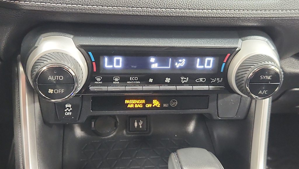Thumbnail: 2019 Toyota RAV4 - 29
