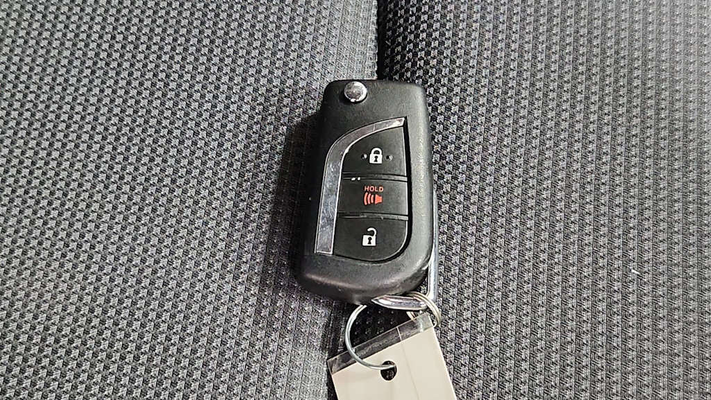 Thumbnail: 2019 Toyota RAV4 - 17