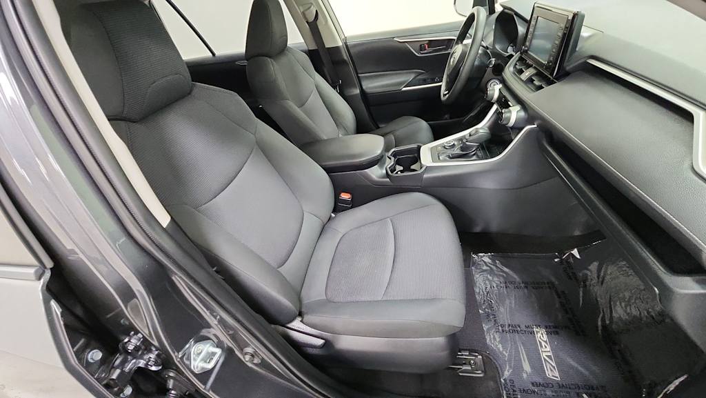 Thumbnail: 2019 Toyota RAV4 - 10