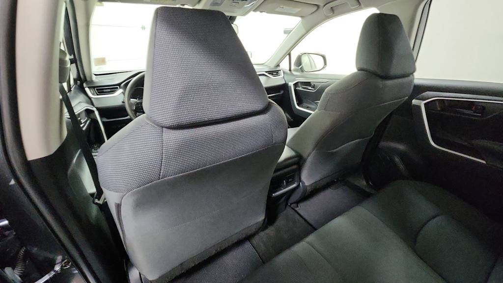 Thumbnail: 2019 Toyota RAV4 - 31