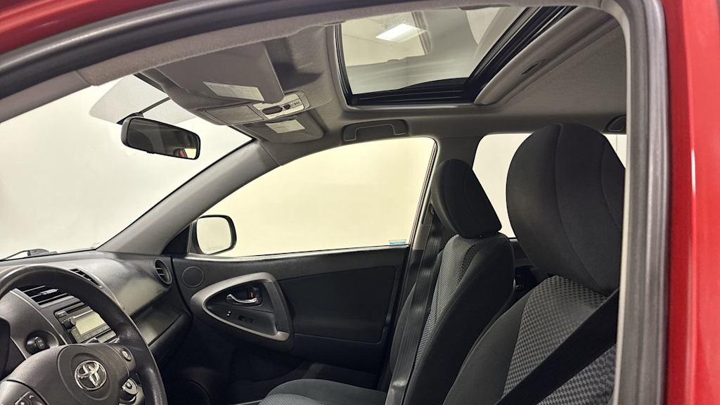 Thumbnail: 2012 Toyota RAV4 - 28