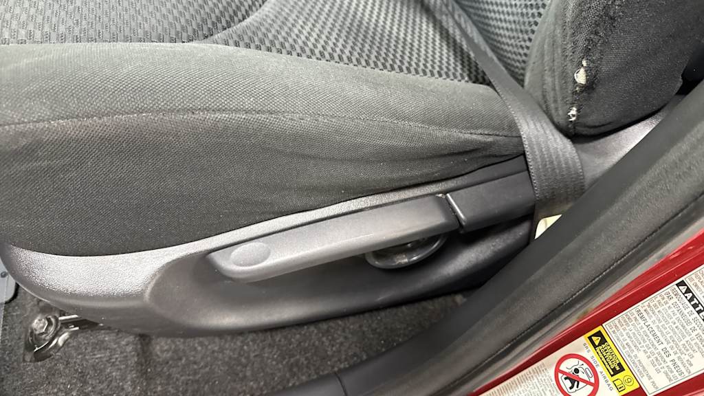 Thumbnail: 2012 Toyota RAV4 - 25