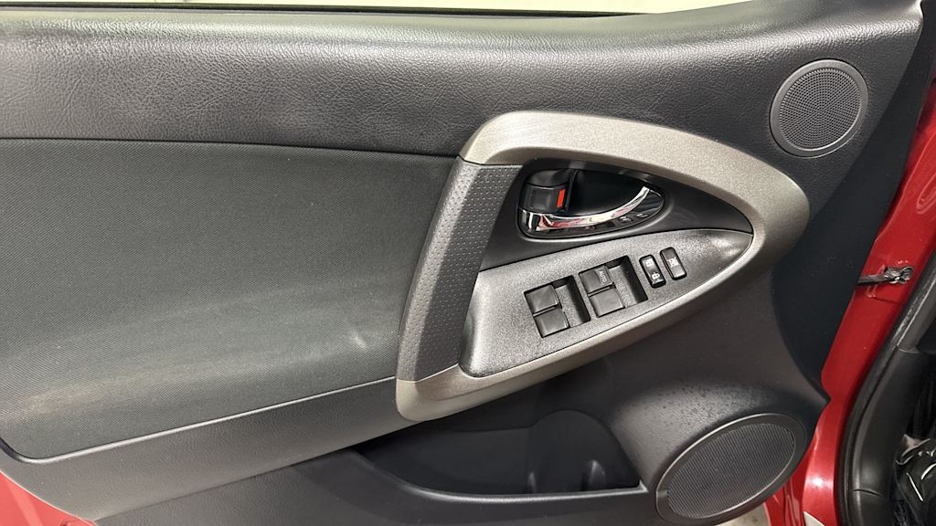 Thumbnail: 2012 Toyota RAV4 - 26