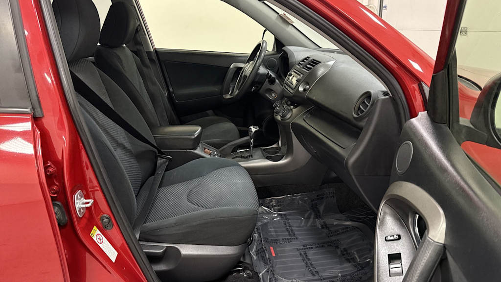 Thumbnail: 2012 Toyota RAV4 - 30