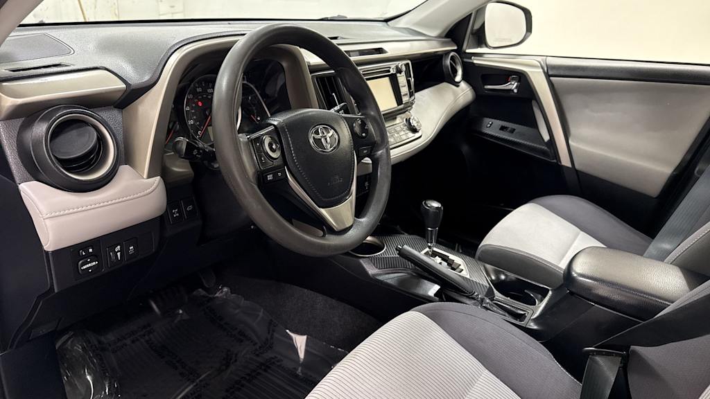 Thumbnail: 2015 Toyota RAV4 - 2