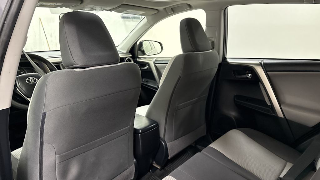 Thumbnail: 2015 Toyota RAV4 - 30