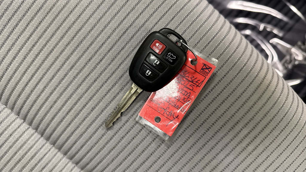 Thumbnail: 2015 Toyota RAV4 - 19