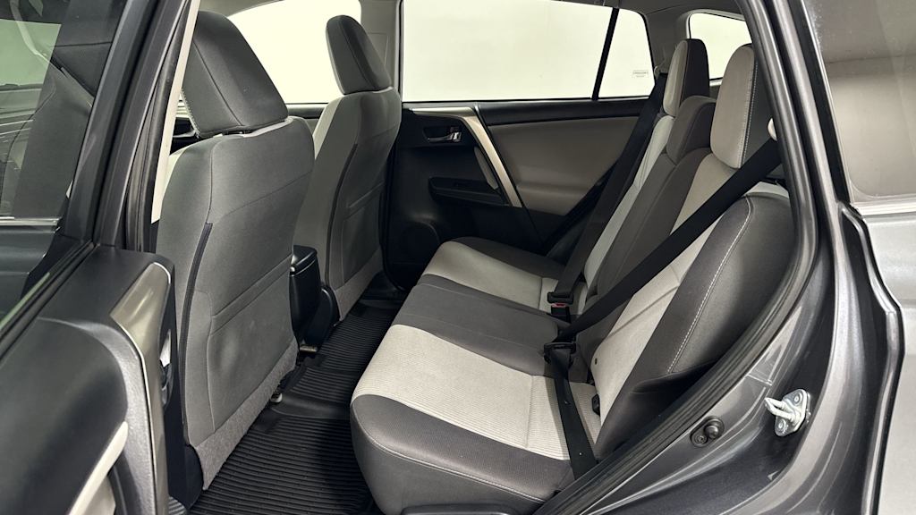 Thumbnail: 2015 Toyota RAV4 - 13