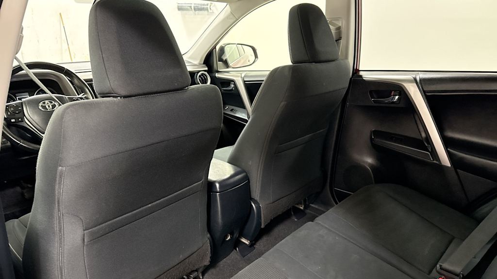 2018 Toyota RAV4 XLE 30