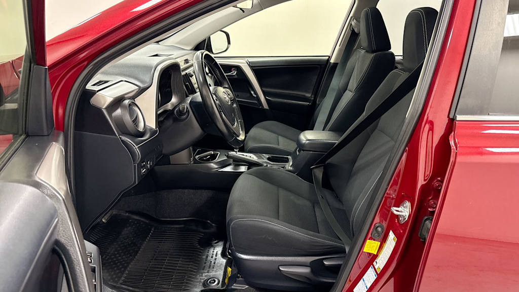 2018 Toyota RAV4 XLE 9