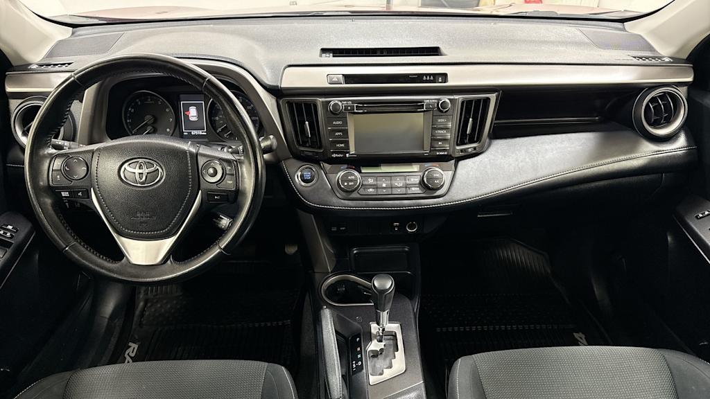 2018 Toyota RAV4 XLE 12