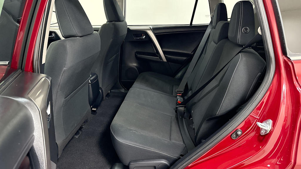 2018 Toyota RAV4 XLE 11
