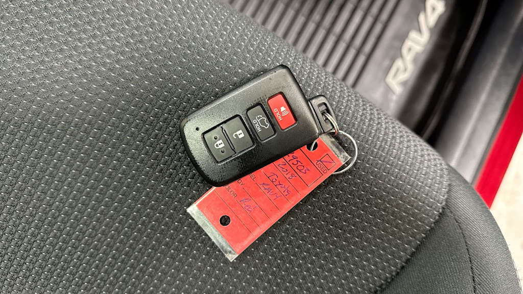 2018 Toyota RAV4 XLE 17