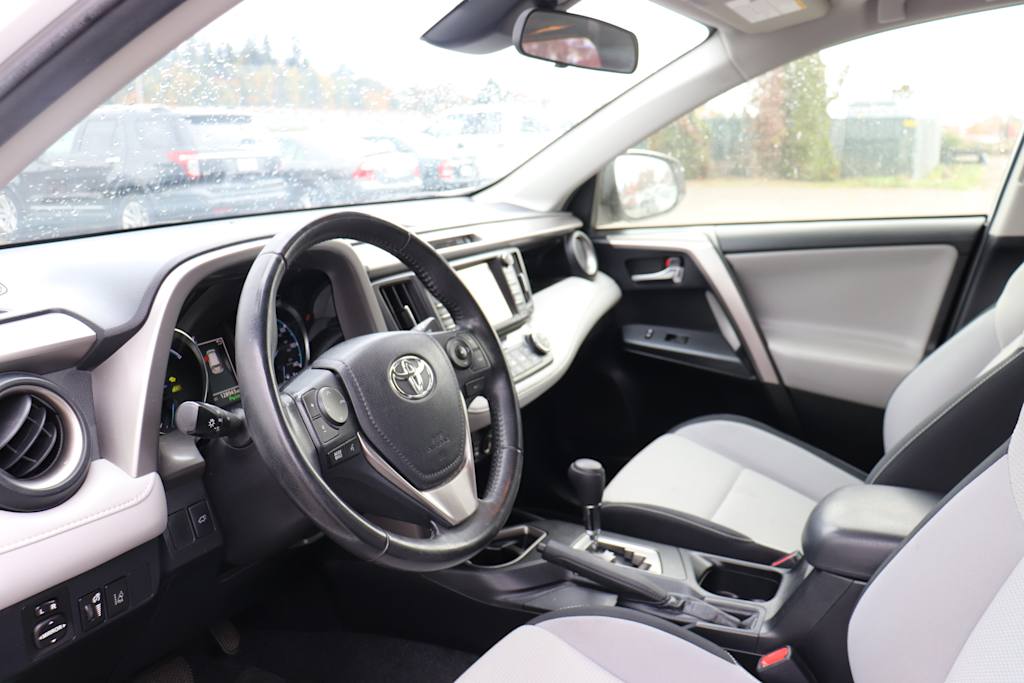 Thumbnail: 2018 Toyota RAV4 - 2