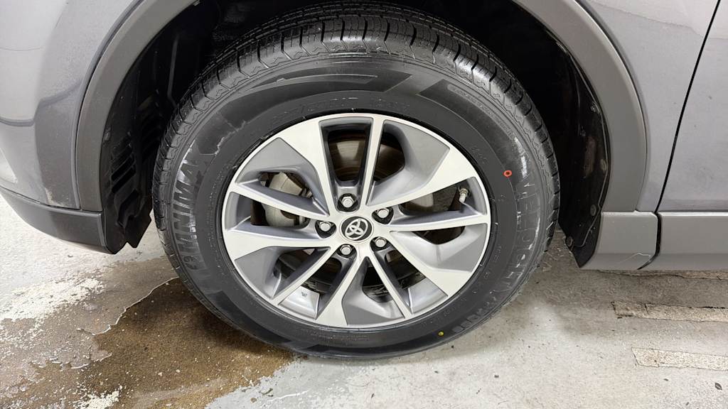 Thumbnail: 2018 Toyota RAV4 - 7