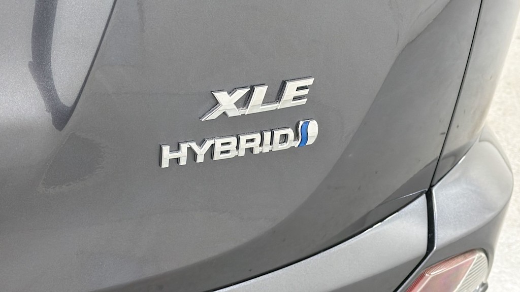 Thumbnail: 2018 Toyota RAV4 - 6