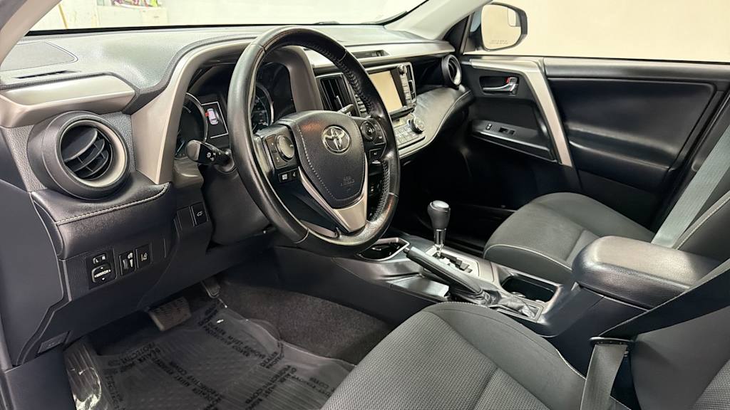 Thumbnail: 2018 Toyota RAV4 - 2