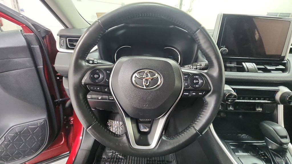 Thumbnail: 2023 Toyota RAV4 - 8