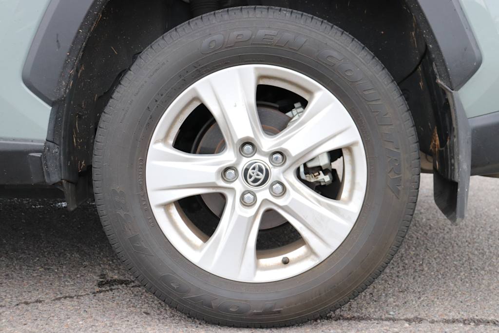 Thumbnail: 2021 Toyota RAV4 - 6