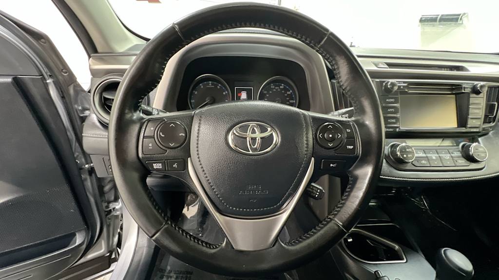 2018 Toyota RAV4 XLE 9