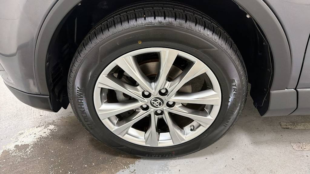Thumbnail: 2018 Toyota RAV4 - 7